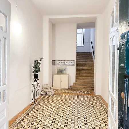 Apartment Lovro & Lena