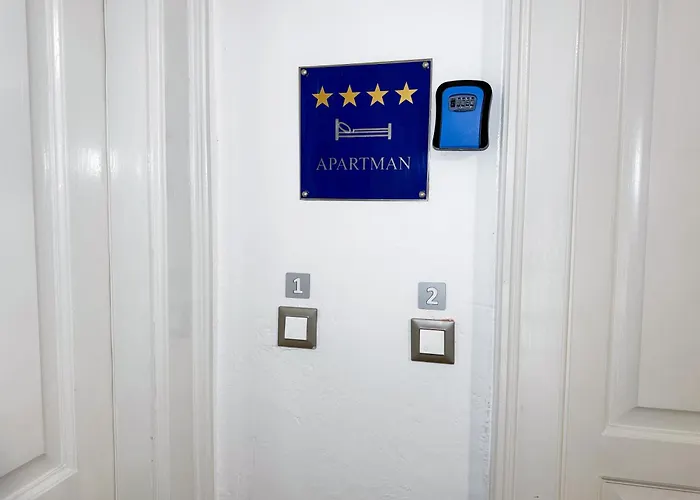 Lovro & Lena Apartament *
